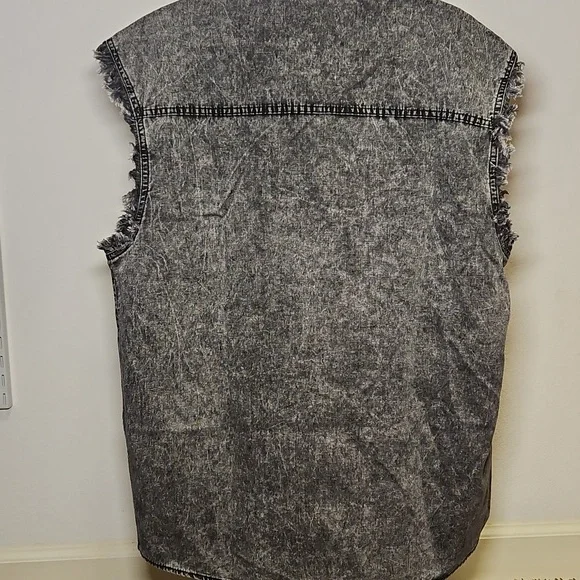 Milwuakee Leather | Men's Sleeveless Button-Down | L - Picture 3 of 3